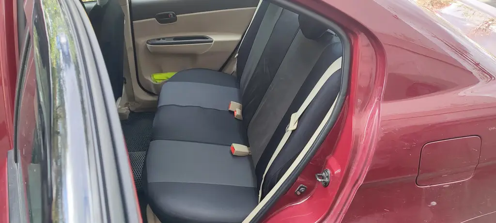 Авточохли для Hyundai Accent Lc 1999-2012 Pok-ter Classic Plus з сірою вставкою: Класичний Стиль та Надійний Захист