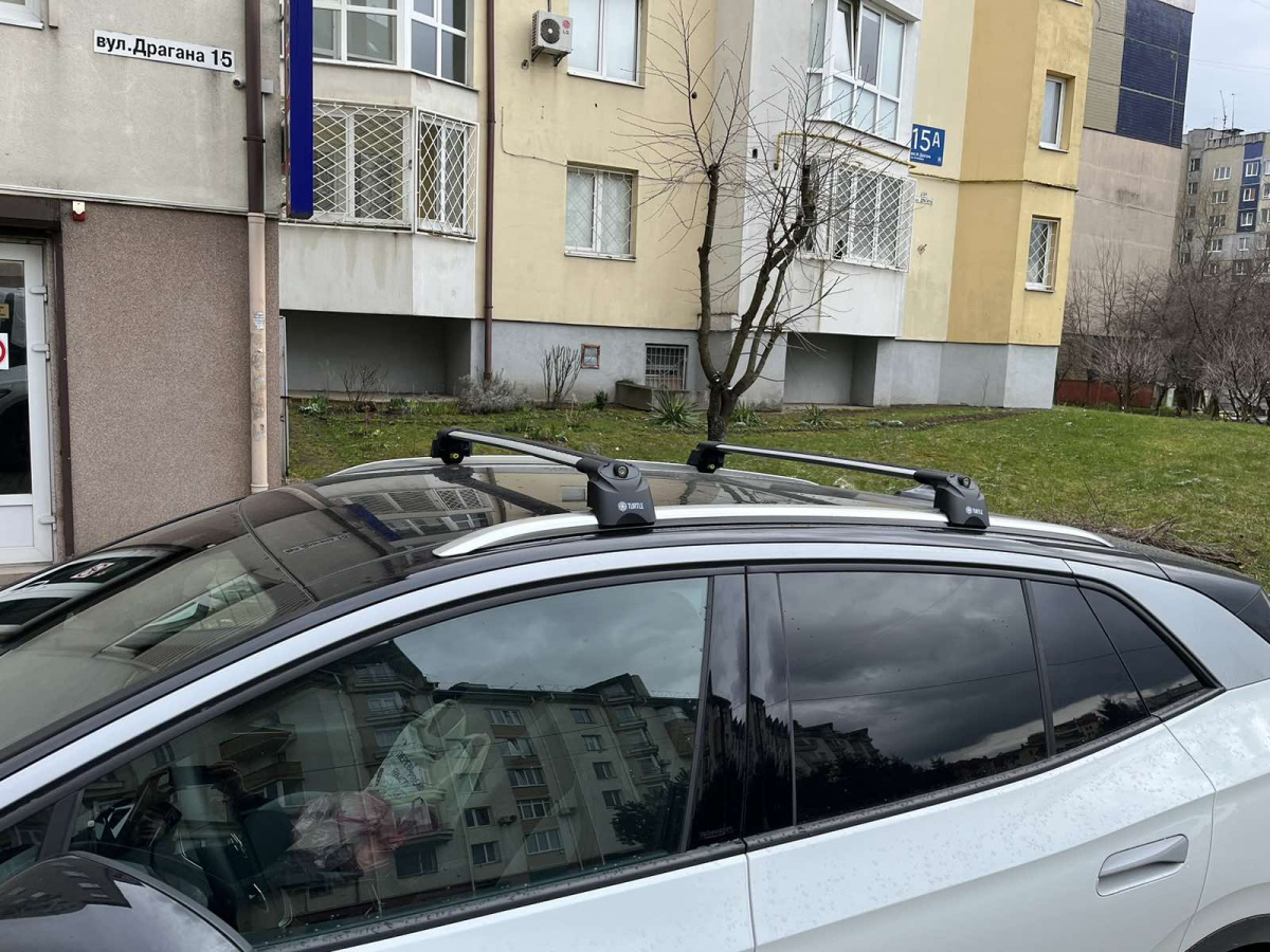 Поперечки на дах Turtle AIR 2 для Volkswagen ID.4 2020+: надійне рішення для перевезення вантажів