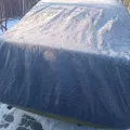 Фото 1: Чохол-тент для автомобіля DAEWOO  Lanos sedan Autovalom M Sedan (CC2501) (на фото приклад встановлення на DAEWOO LANOS). Колір: Сірий.