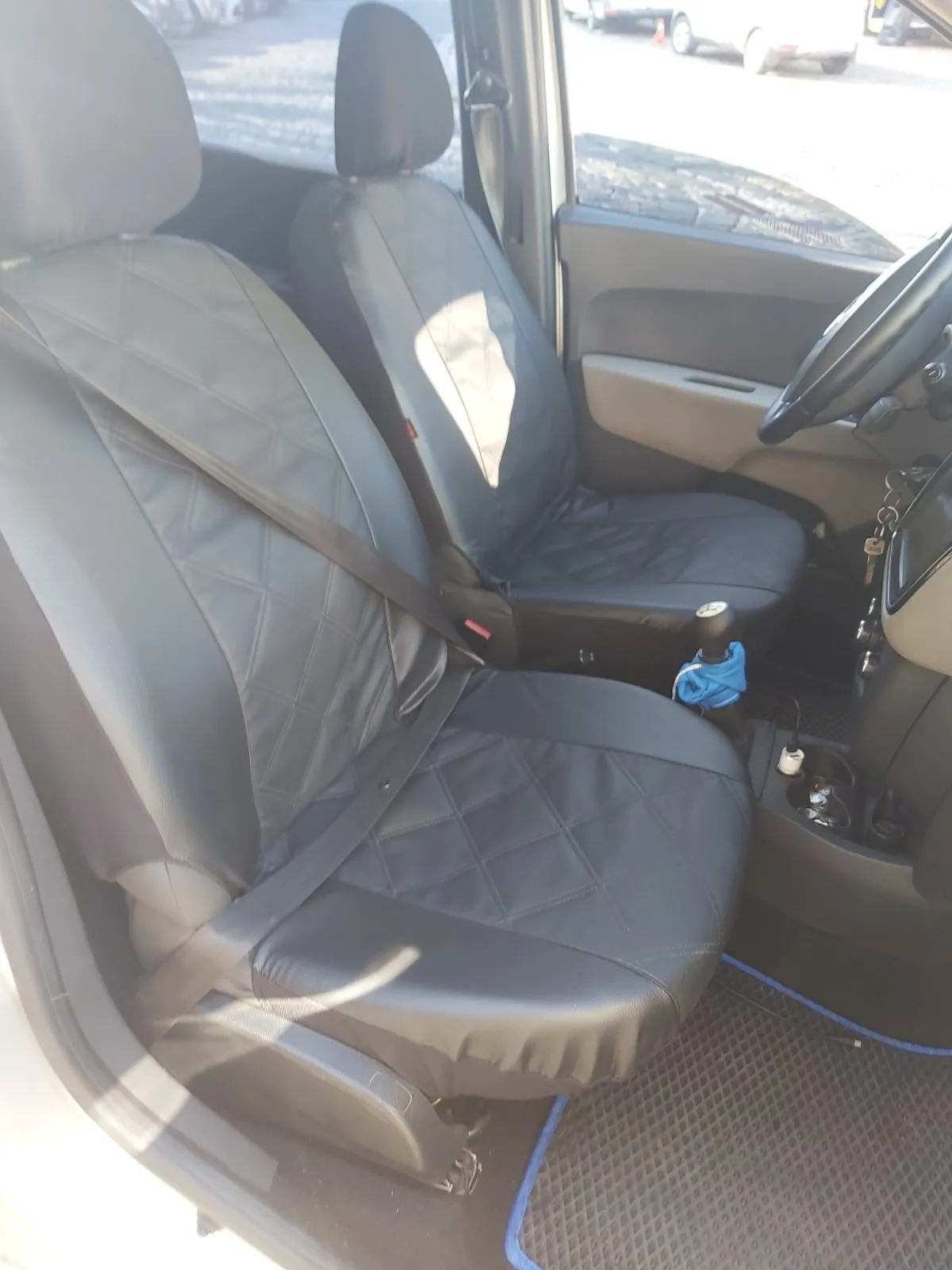 Авто чехлы из эко кожи Dacia Lodgy 2012-2022 Pok-ter ELIT Premium с черной вставкой