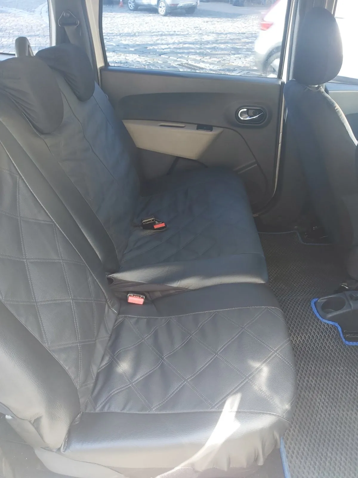 Авто чехлы из эко кожи Dacia Lodgy 2012-2022 Pok-ter ELIT Premium с черной вставкой