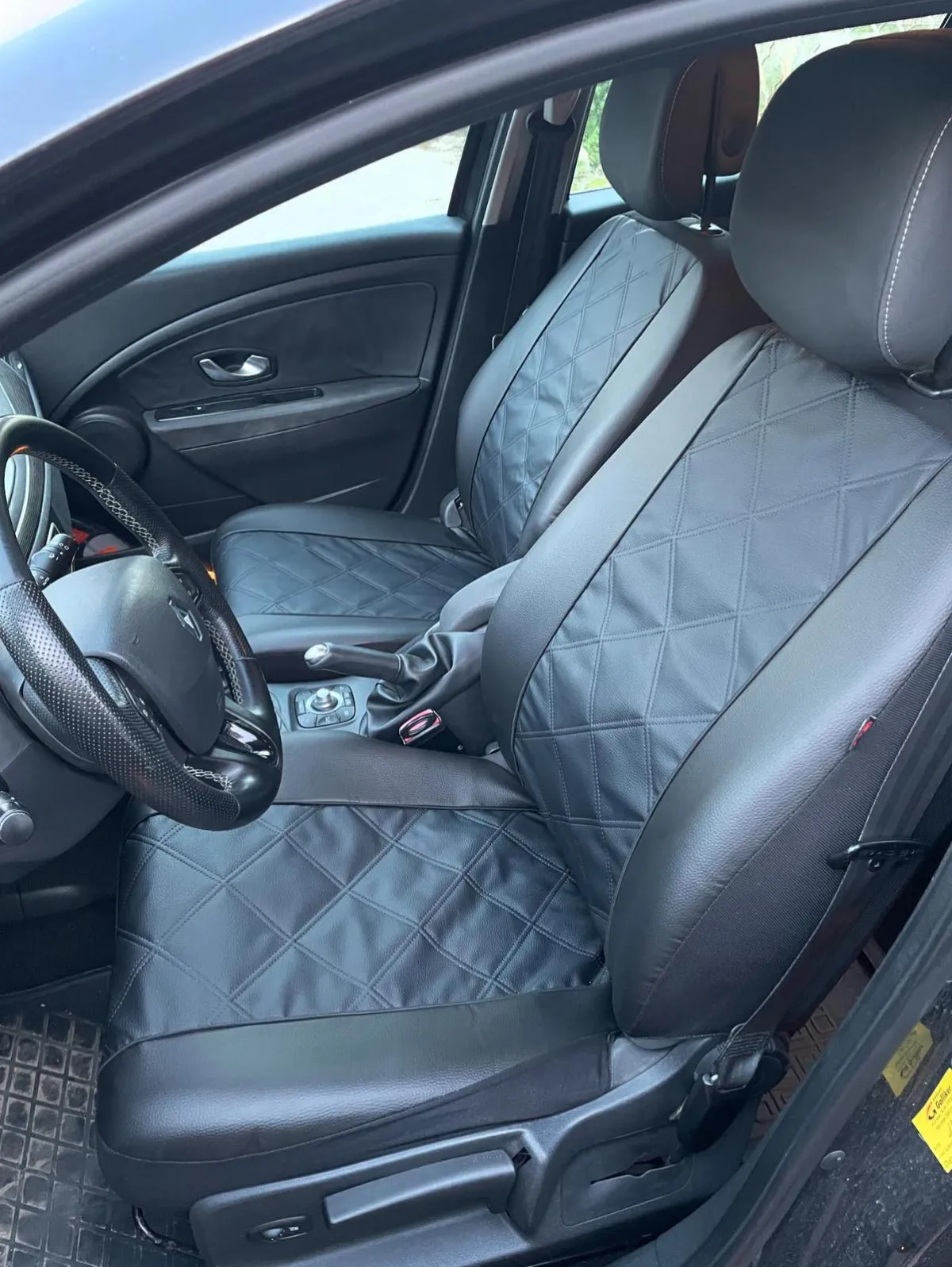 Авто чехлы из эко кожи Renault Megane 2008-2015 Pok-ter ELIT Premium с черной вставкой
