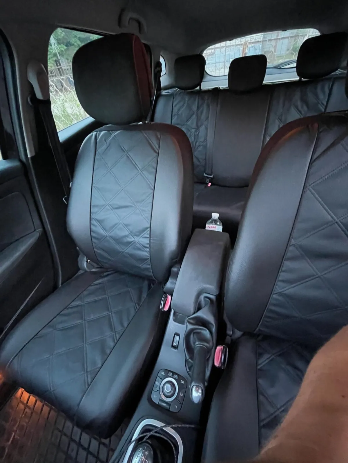 Авто чехлы из эко кожи Renault Megane 2008-2015 Pok-ter ELIT Premium с черной вставкой