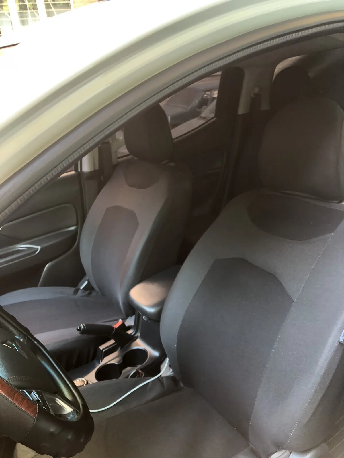 Авто чехлы Mitsubishi L200 2015- Pok-ter CARO с черной вставкой