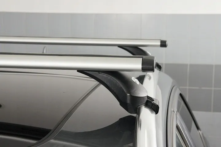 Багажник на інтегровані рейлінги Amos для Audi Q5 SUV 2008-2017 Amos Boss Wind 1.2 Сріблястий