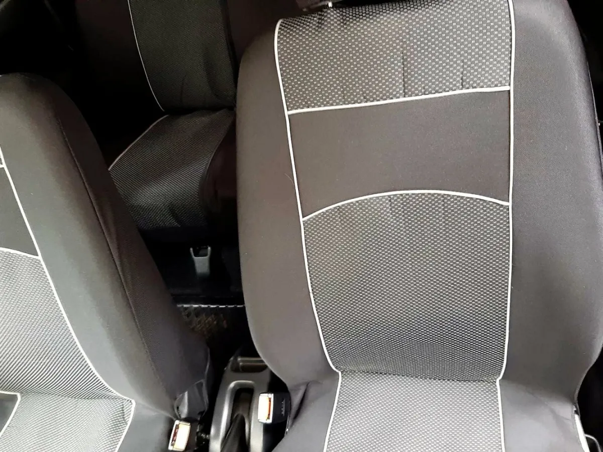 Авто чехлы из автоткани для Citroen Saxo 1996-1999 Pok-ter VIP черные с серой вставкой