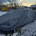 Установленный товар Чехол-тент для автомобиля для NISSAN Tiida Autovalom L2 Hatchback/Combi (CC2510)   (на фото авто NISSAN TIIDA) – фото 3.