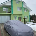 Фото 1: Чохол-тент для автомобіля для AUDI A6 (C5) sedan Autovalom XL Sedan (CC2503) (на фото приклад встановлення на TOYOTA CAMRY). Колір: Сірий.