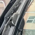 Как выглядит Дворники стеклоочистителя Subaru Impreza [G13/G23] 2011- Bosch AeroTwin 650+400 мм в салоне (на примере BMW X3 [E83] 2004-2010) – фото 2.