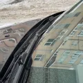 Установленный товар Дворники стеклоочистителя Subaru Impreza [G13/G23] 2011- Bosch AeroTwin 650+400 мм (на фото авто BMW X3 [E83] 2004-2010) – фото 3.