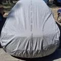 Встановлений товар Чохол-тент для автомобіля Kegel для FORD Focus I hatchback/kombi Basic Garage L1 Hatchback/Combi (5-3956-241-3021) (на фото авто SKODA FABIA) – фото 3.
